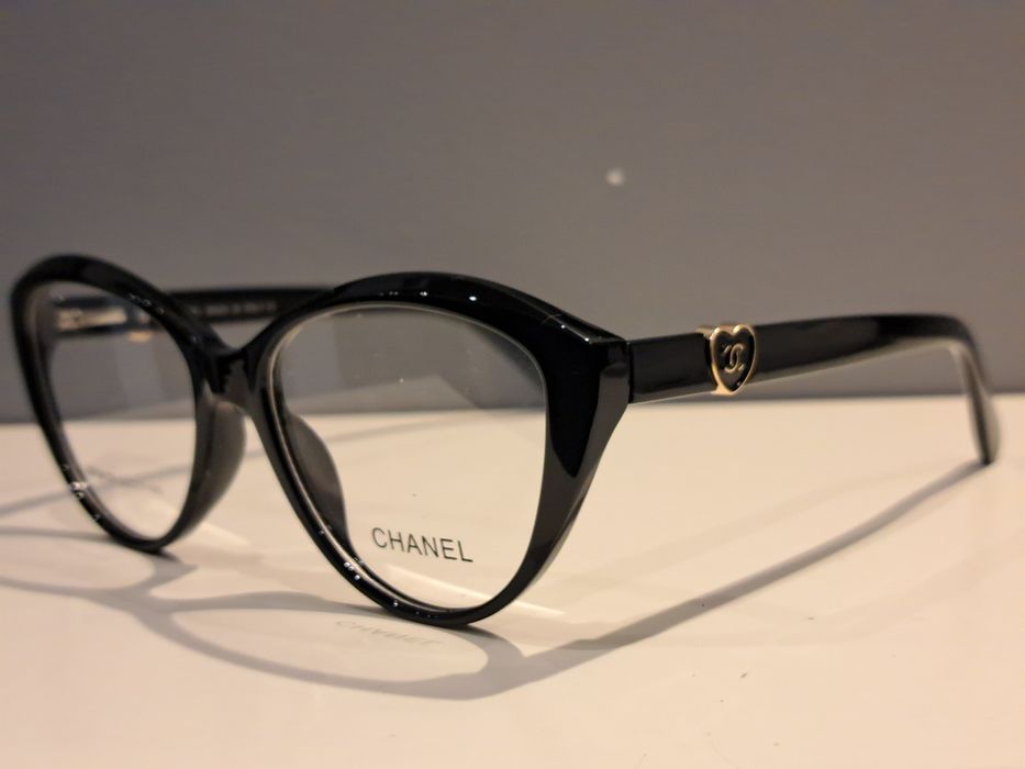 CHANEL czarne damskie okulary zerówki zlote logo serduszko kocie