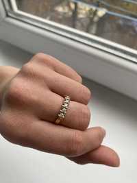 Перстень с діамантами золото 585 проба