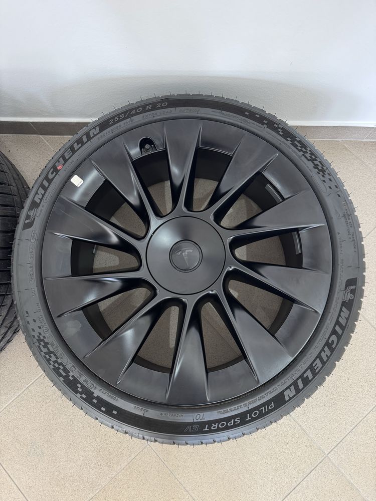 Nowe Koła Tesla 20x9,5 ET45