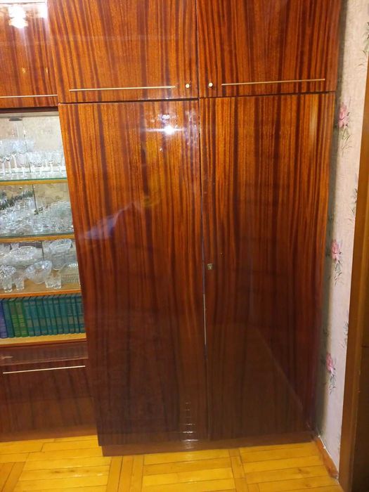 Продам меблі зала, спальня, прихожа б\у