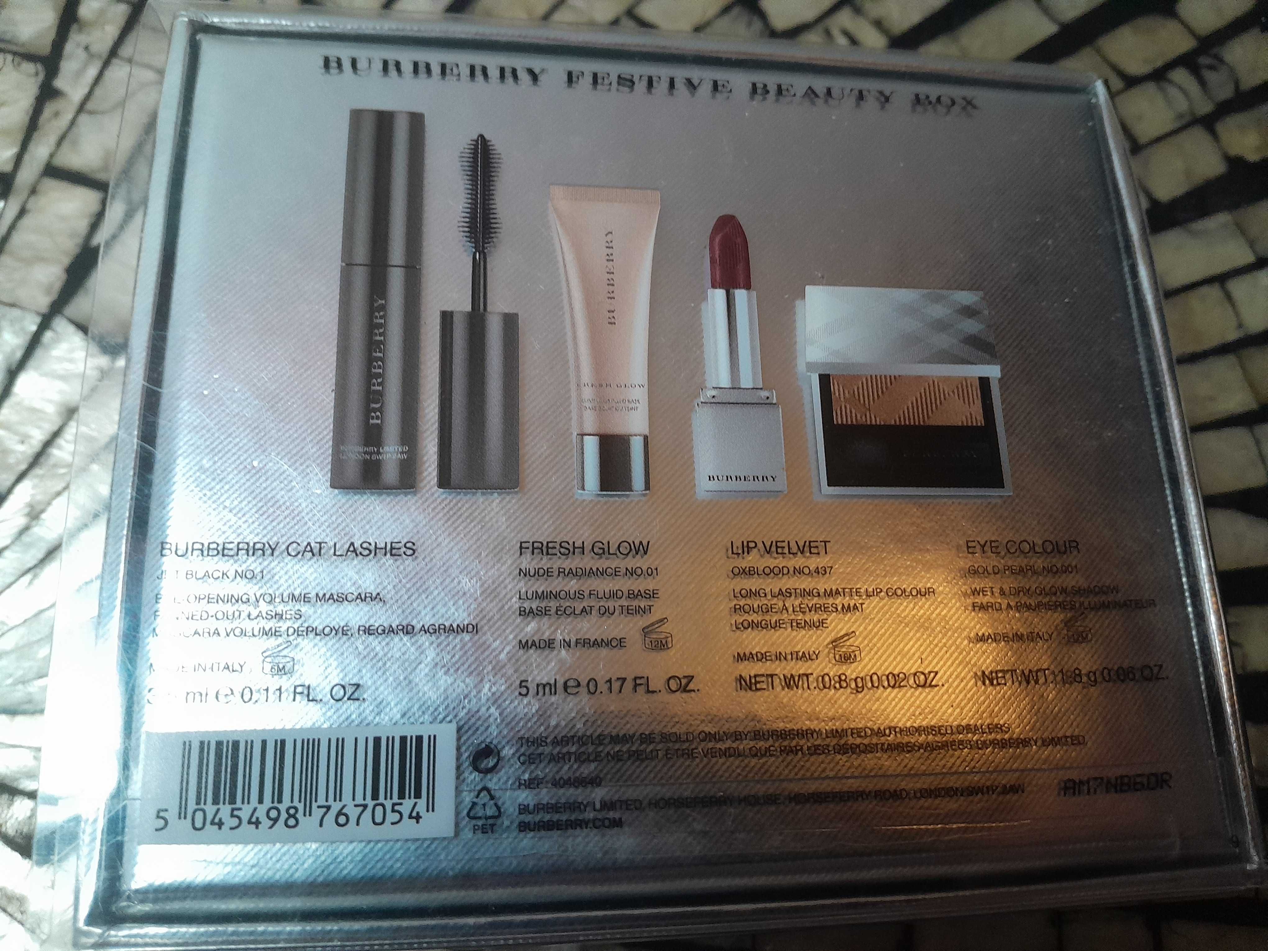 Burberry make up box set