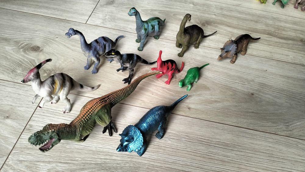 Dinozaury figurki