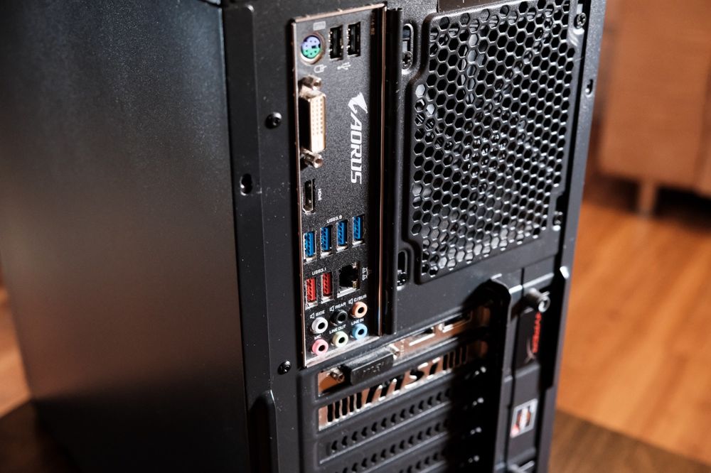 Komputer do gier, montowania filmów 16 GB ram, amd ryzen 5