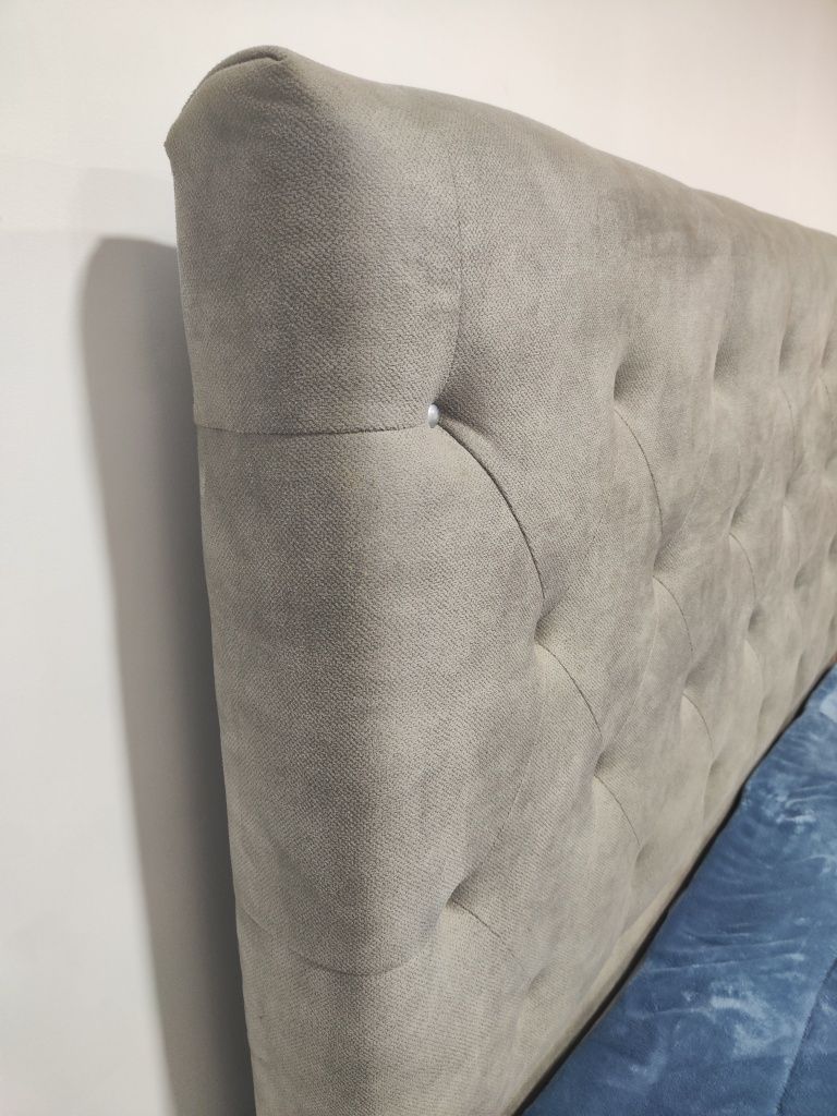 Cama de casal cinza