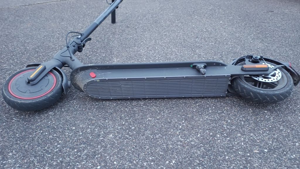 Hulajnoga Xiaomi Scooter Pro 2