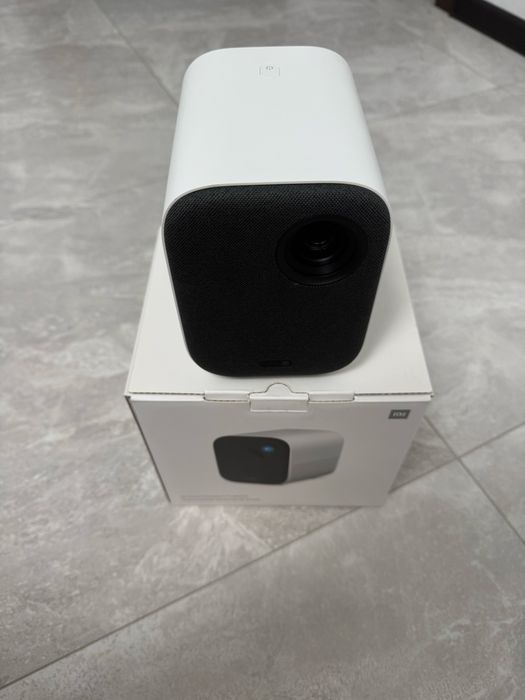 Продам проектор Xiaomi Mi Smart