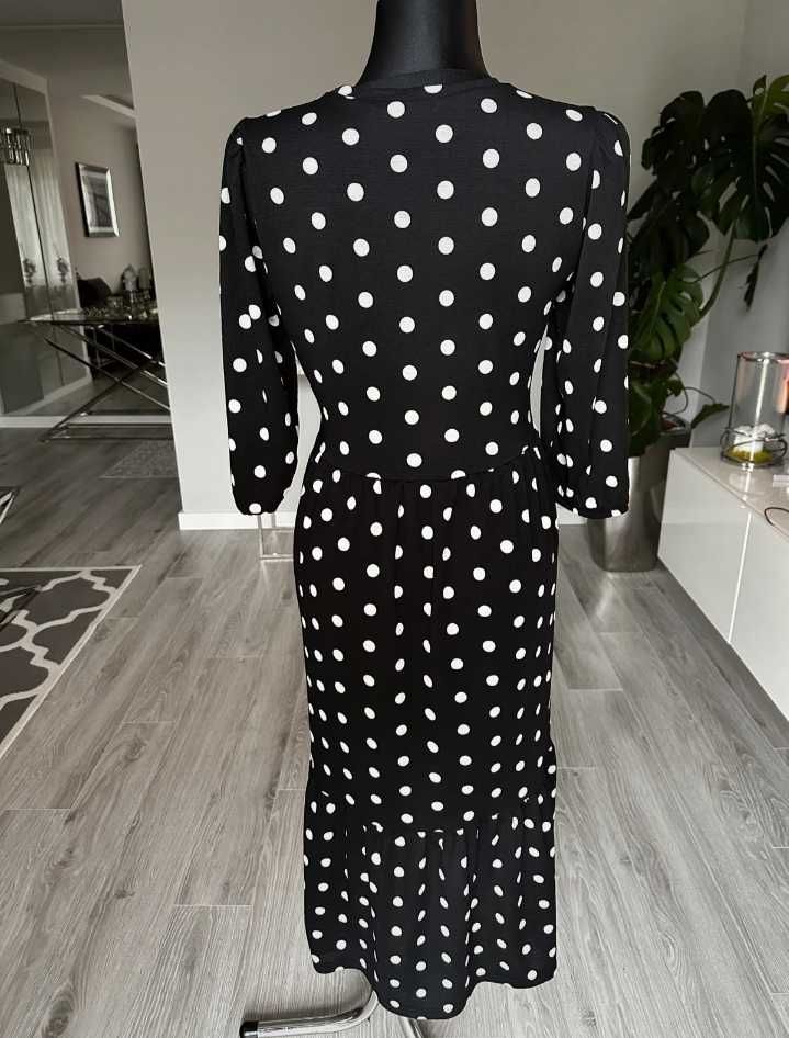 Czrna sukienka midi z falbanami w biale grochy M/L
