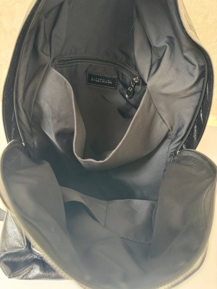 Рюкзак Balenciaga Explorer Leather Backpack