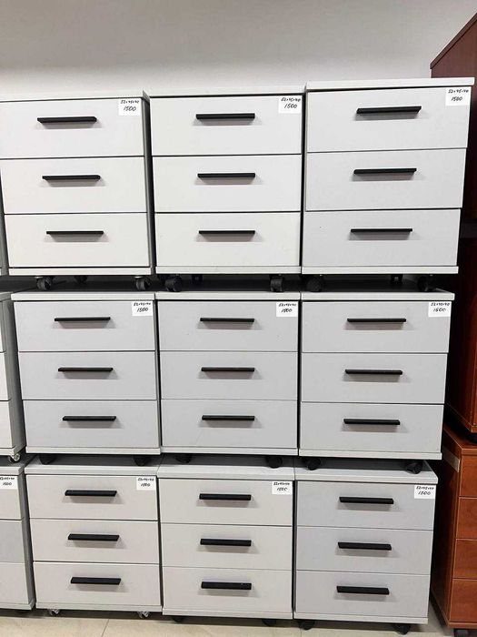 РАСПРОДАЖА мебели кресла стулья офисные домашние руководителя