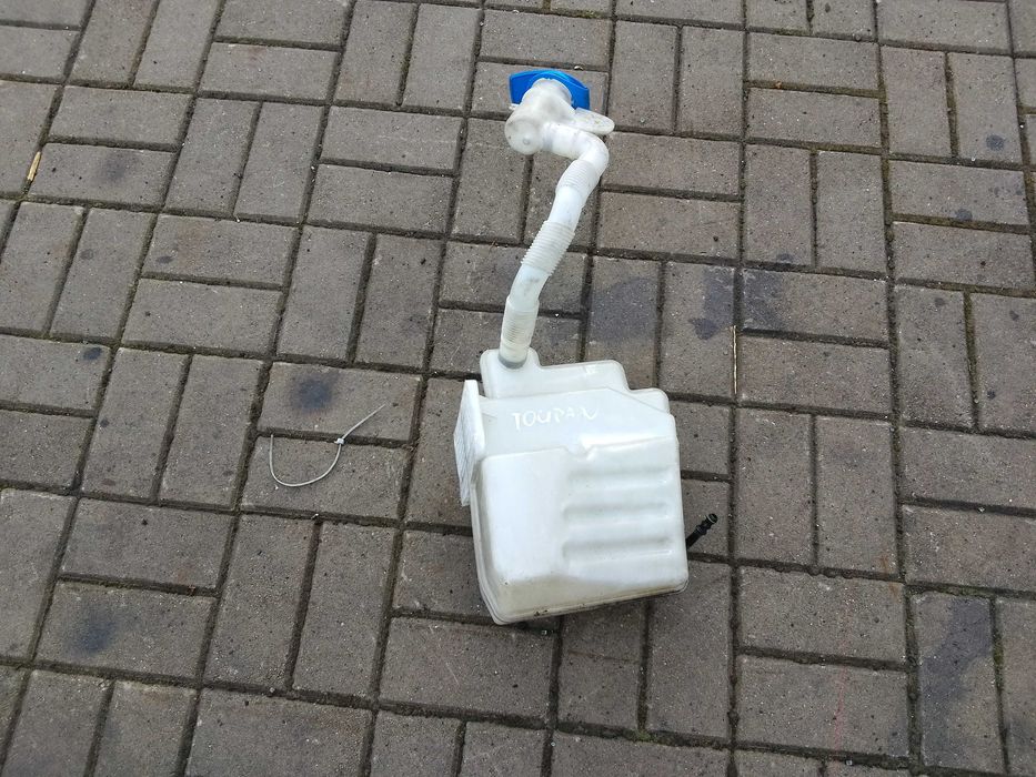 VW TOURAN 1T0 zbiorniczek spryskiwaczy pompki komplet