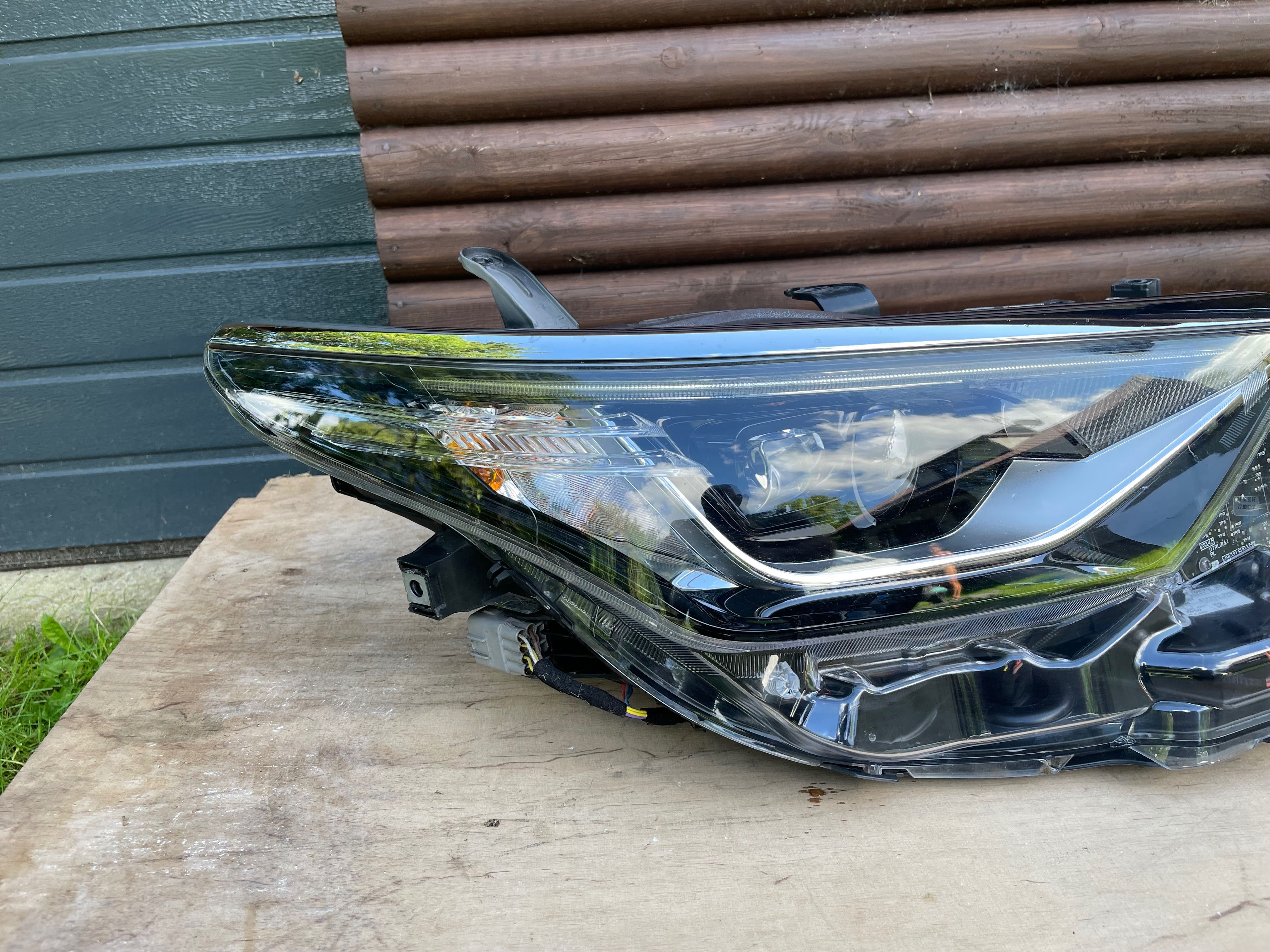 Toyota Auris II Lift LED LAMPY PRZÓD