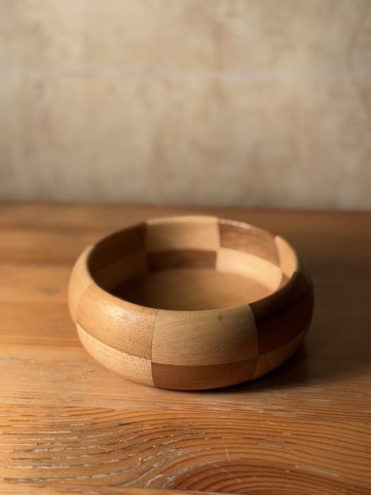Miseczka z drewna kauczukowego 15 cm – wzór szachownicy