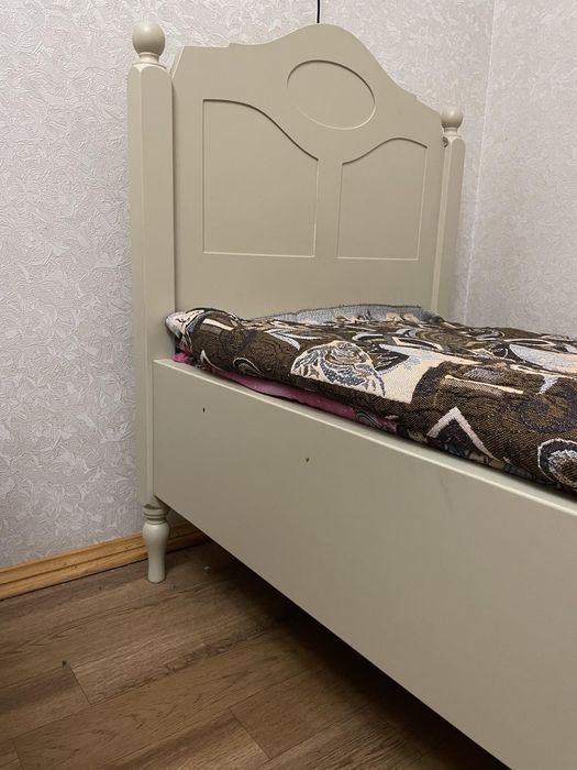 Кровать односпальная