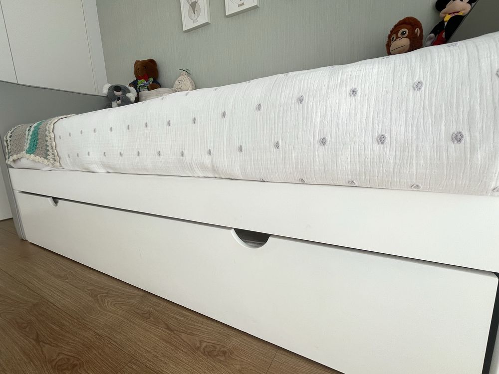 Cama Solteiro Dupla em Madeira com 2 Colchões Incluídos - bom estado