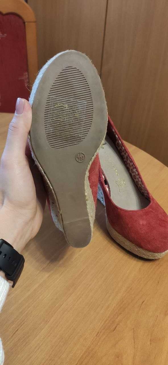 Czerwone buty 37