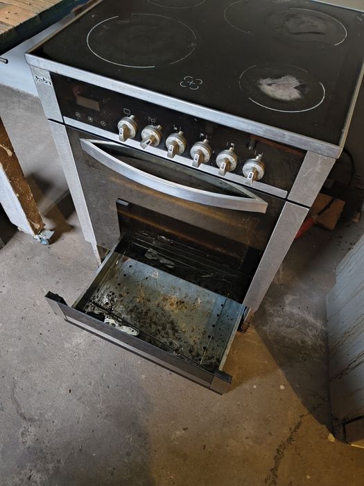 Kuchnia elektryczna Piekarnik + płyta Amica