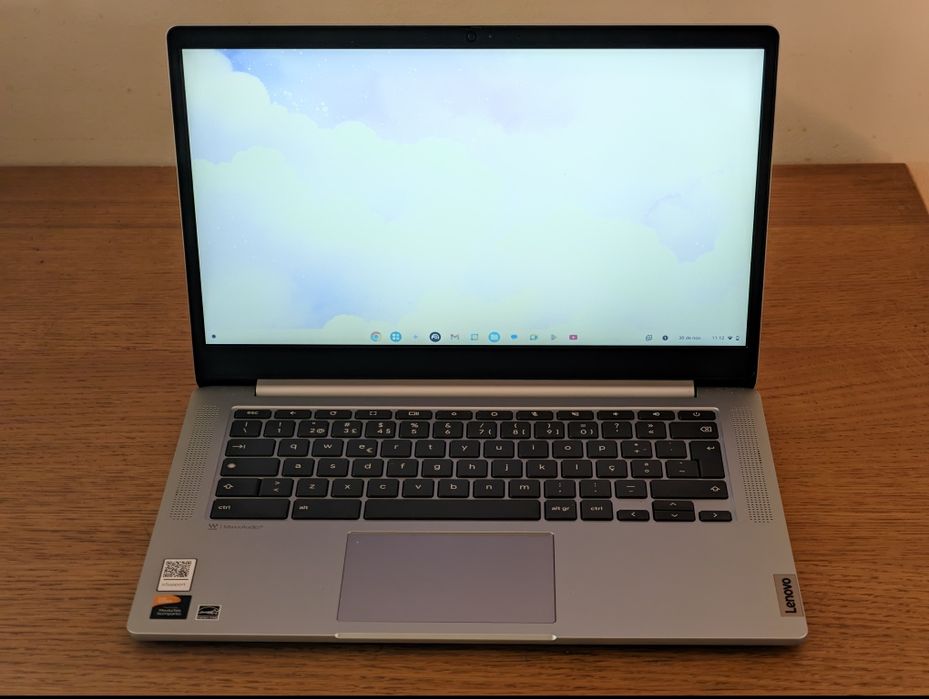 LENOVO IdeaPad Slim 3 Chrome 8/128