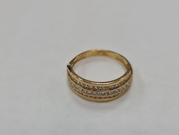 Klasyczny złoty pierścionek damski/ 585/ 3.20 gram/ R17/ Cyrkonie