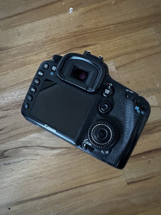 Canon 7d + grip - uszkodzony