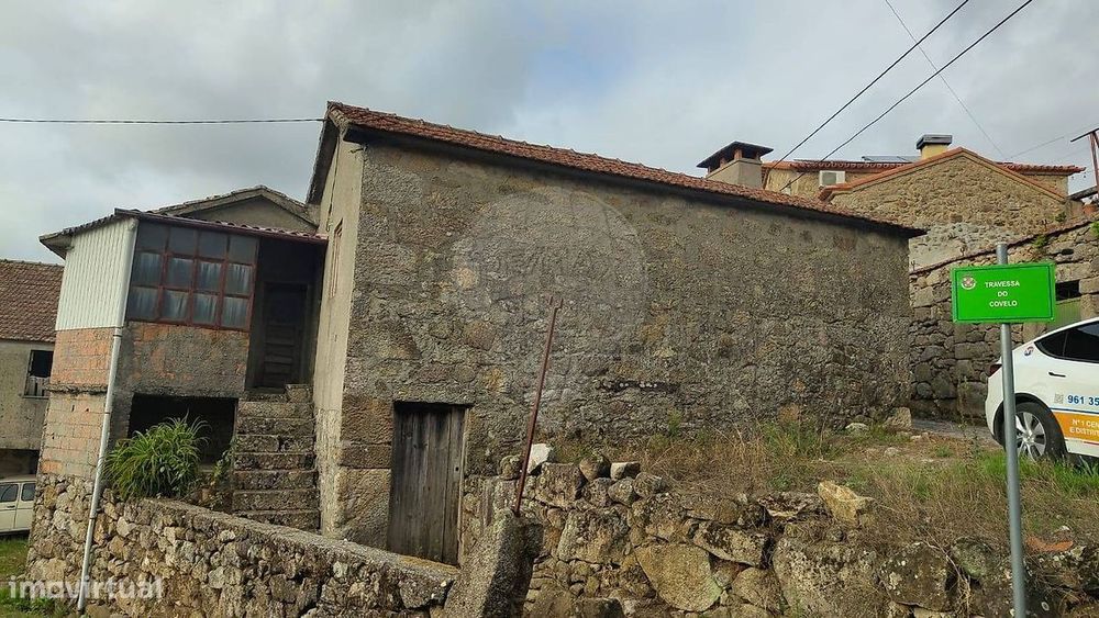 Moradia T4 para venda