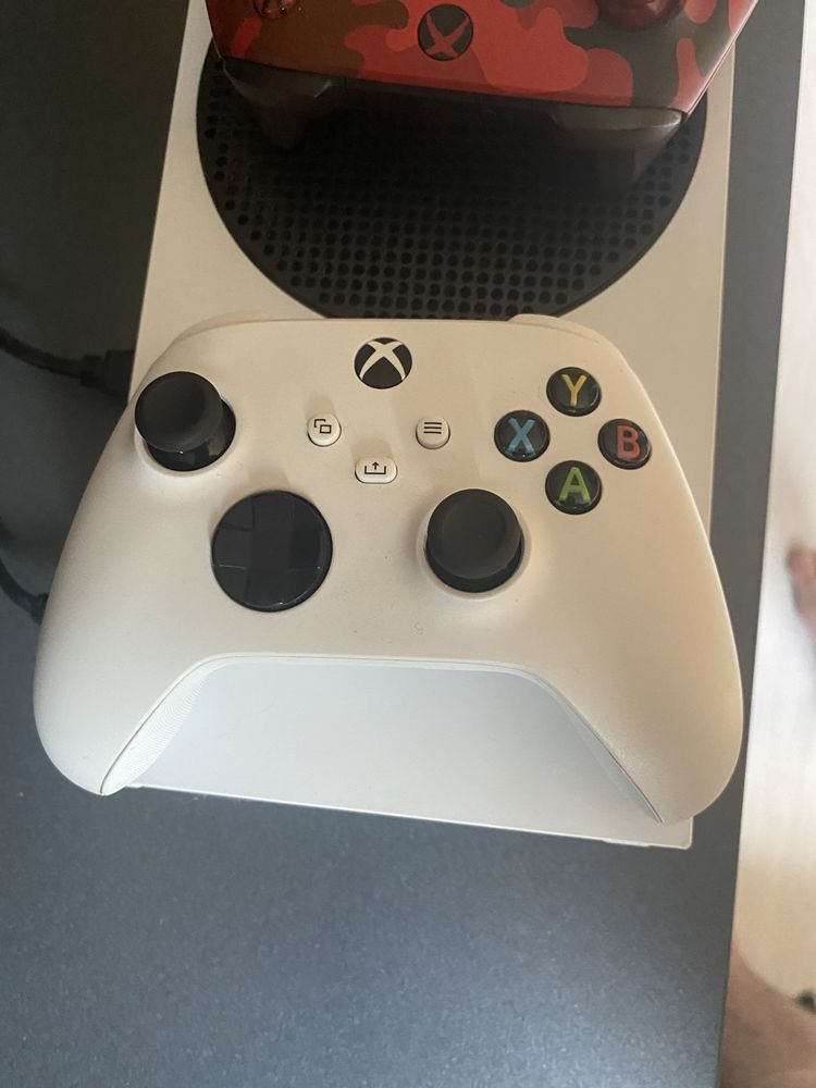 Xbox series s два геймпада