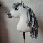 Konik ,Koń hobby horse  kolor biało szary wielkość A5