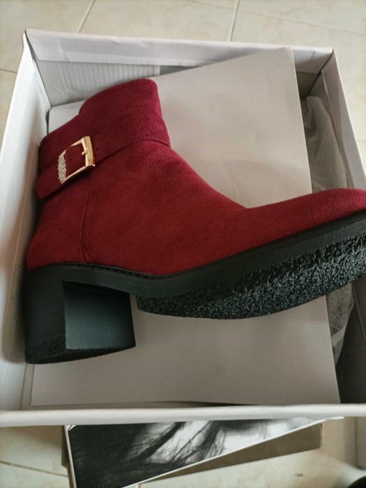 4 Pares de botins para senhora