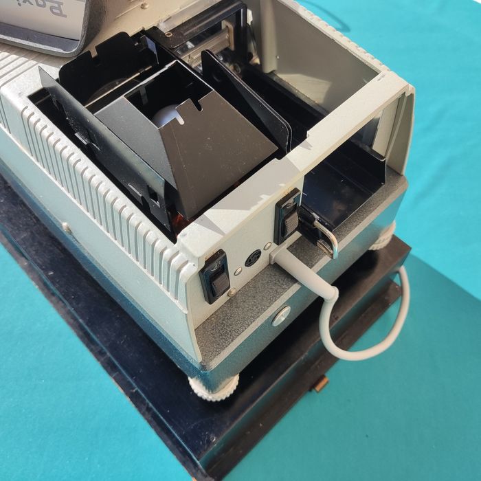 Projetor de Slides Braun Nurnberg Paximat S-500 Electric - Vintage