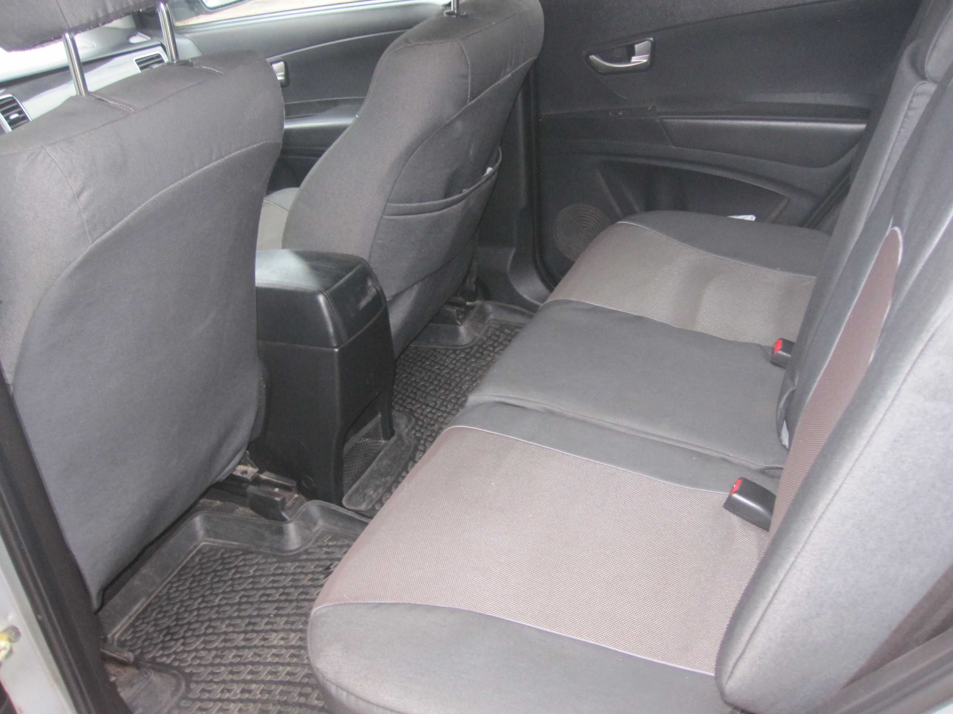 Ssang Yong Korando 2.0Di MT STD-1  (4WD) 2012