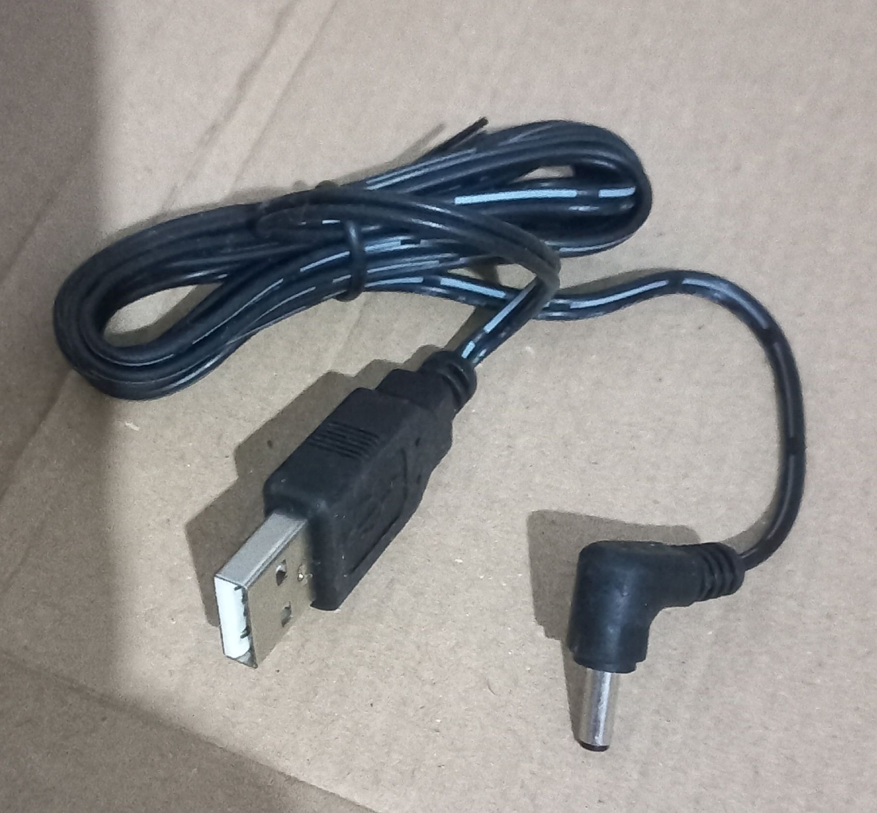 Cabo conector de USB a Jack