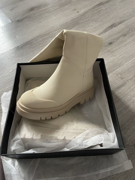 Чобітки демісезонні