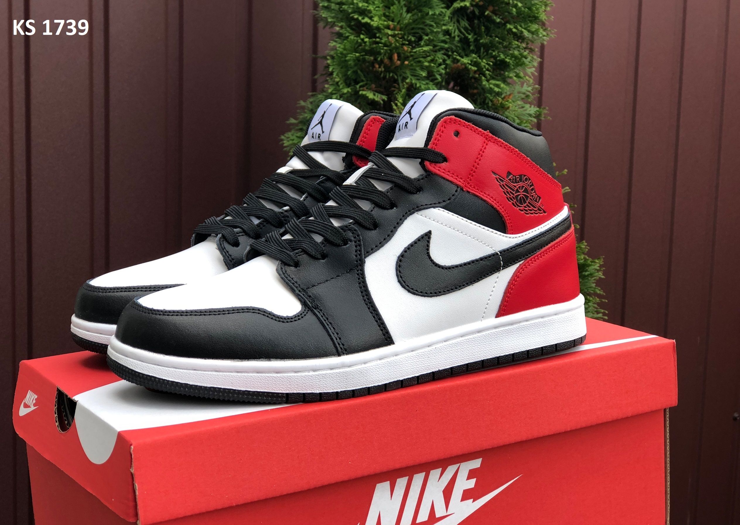 Кроссовки Nike Air Jordan 1