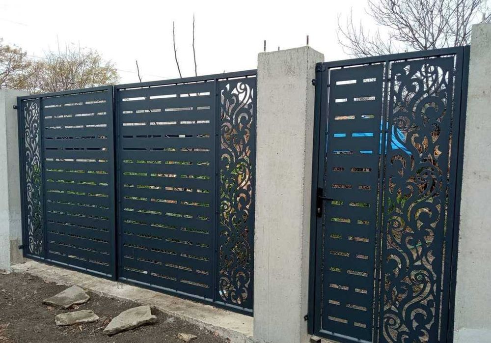 Паркан металевий. Огорожі металеві. Ворота.