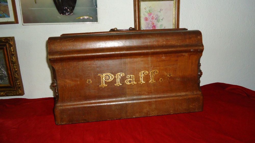 Tampa Antiga em Madeira da Maquina de Costura pfaff