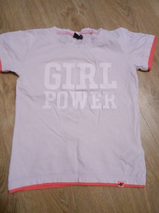 Bluzeczki z krótkim rękawkiem dla dziewczynki roz. 122-128