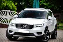 Volvo XC 40 2.0 Diesel 150 koni AWD Inscription Kamera Navi Skóra Panorama