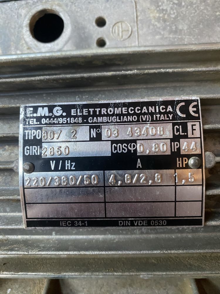 Motor eletrico trifasico