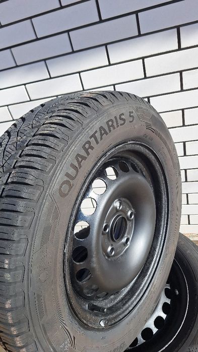 195/65/15.  З дисками  Skoda.