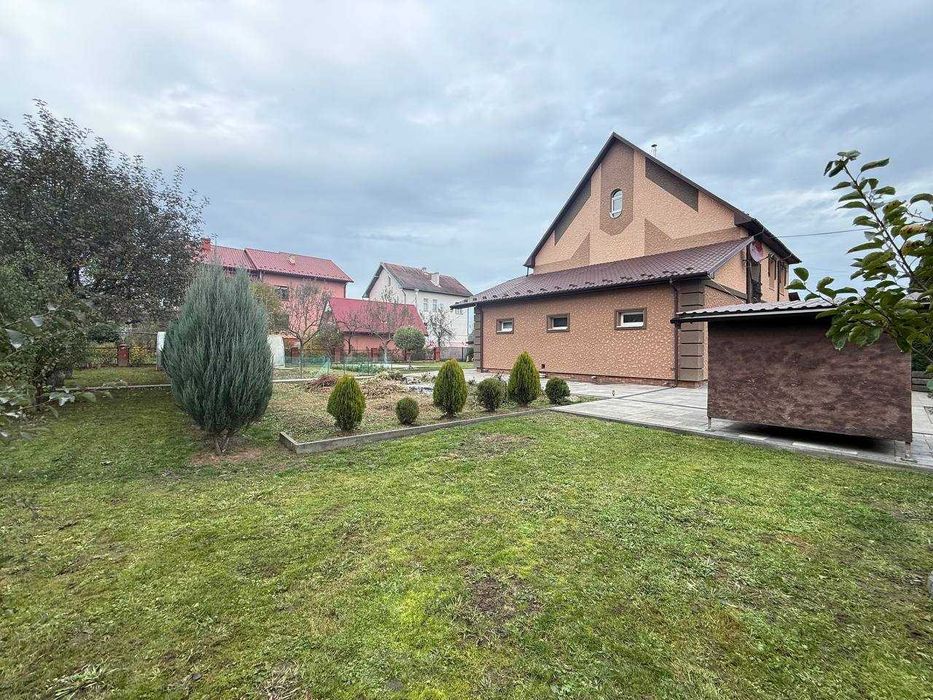 Будинок з ремонтом та повністю укомплектований в м. Калуш