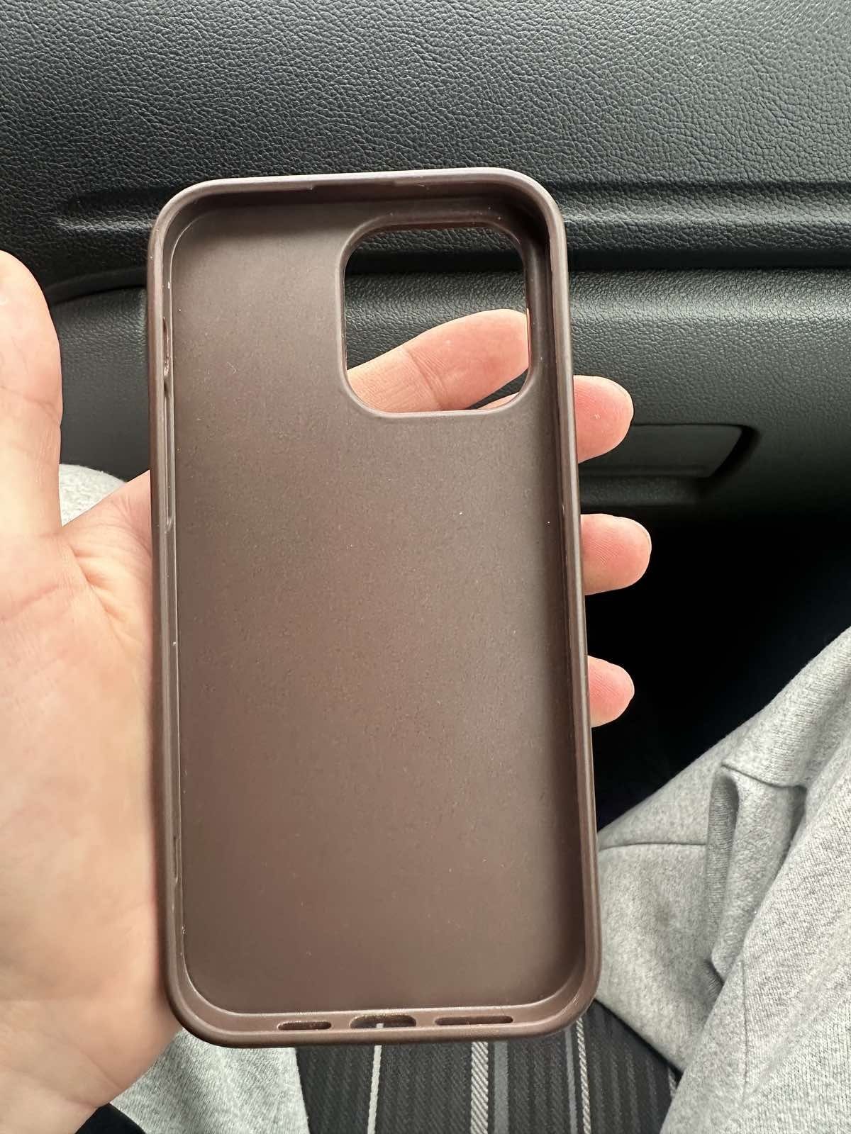 Чохол на iPhone 14 Pro Max Guess