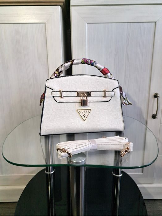 Torebka Guess skórzana