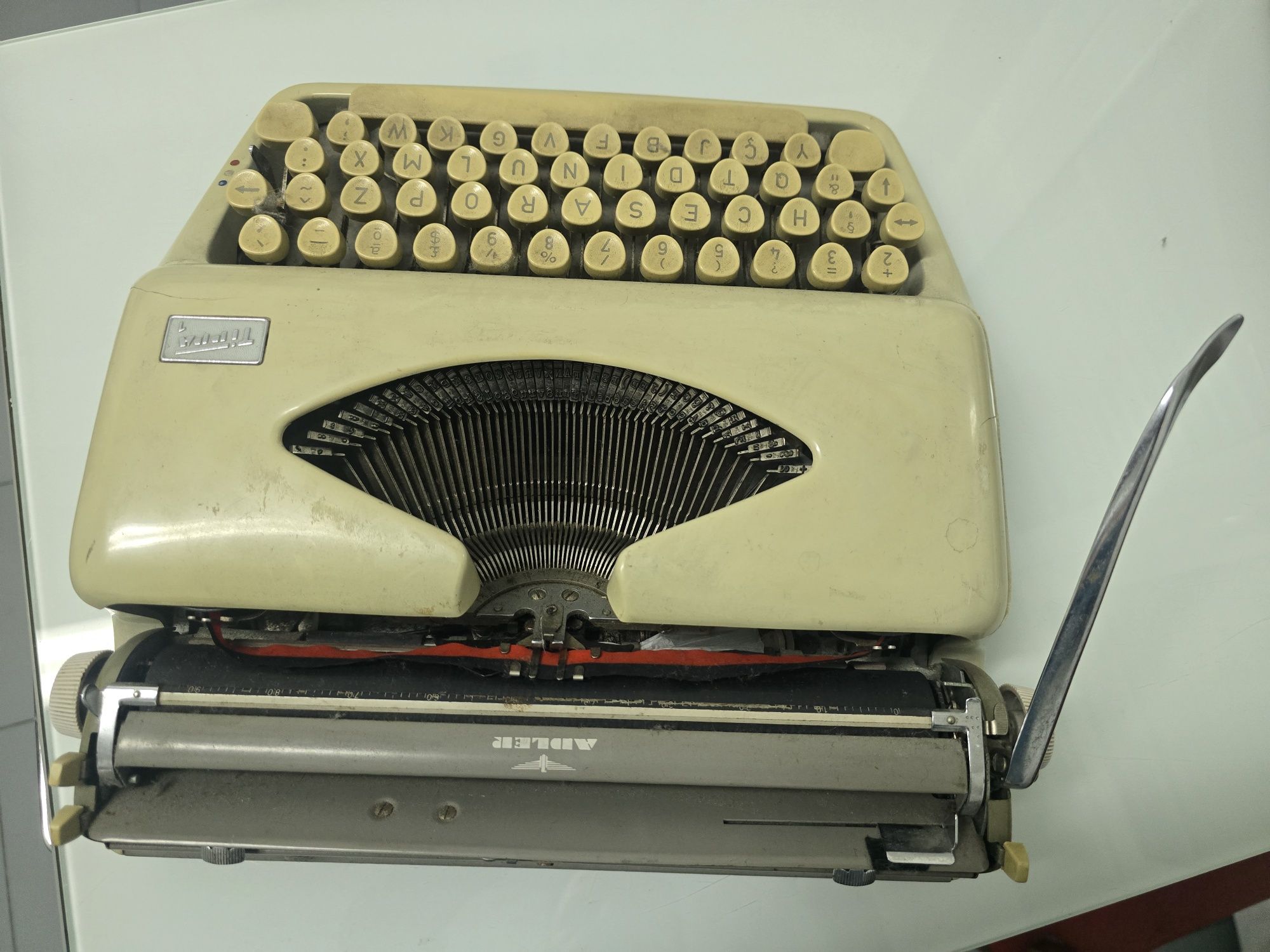 Máquina de escrever Triumph Tipps
