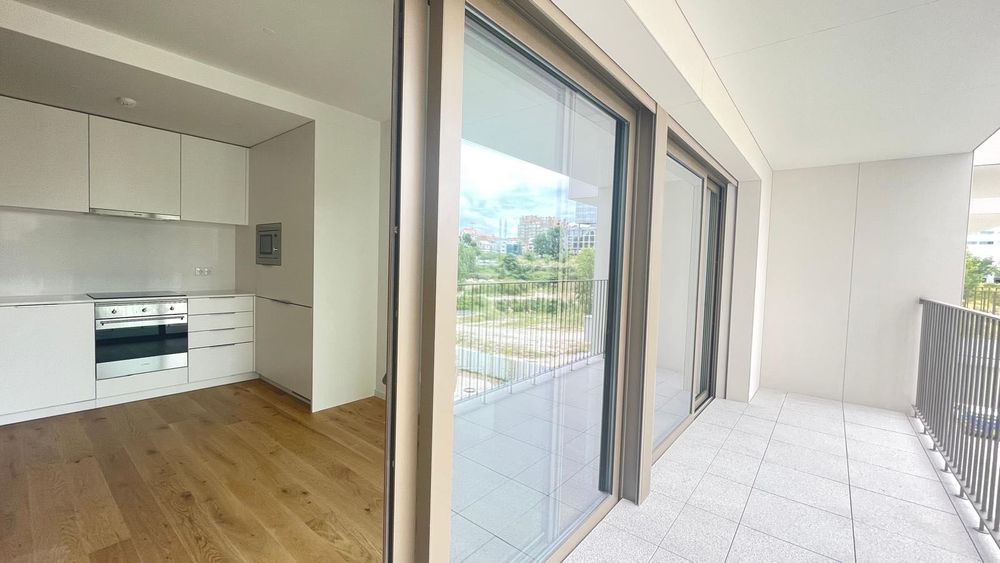 T1 + 1 em empreendimento de luxo com piscina interior e ginásio