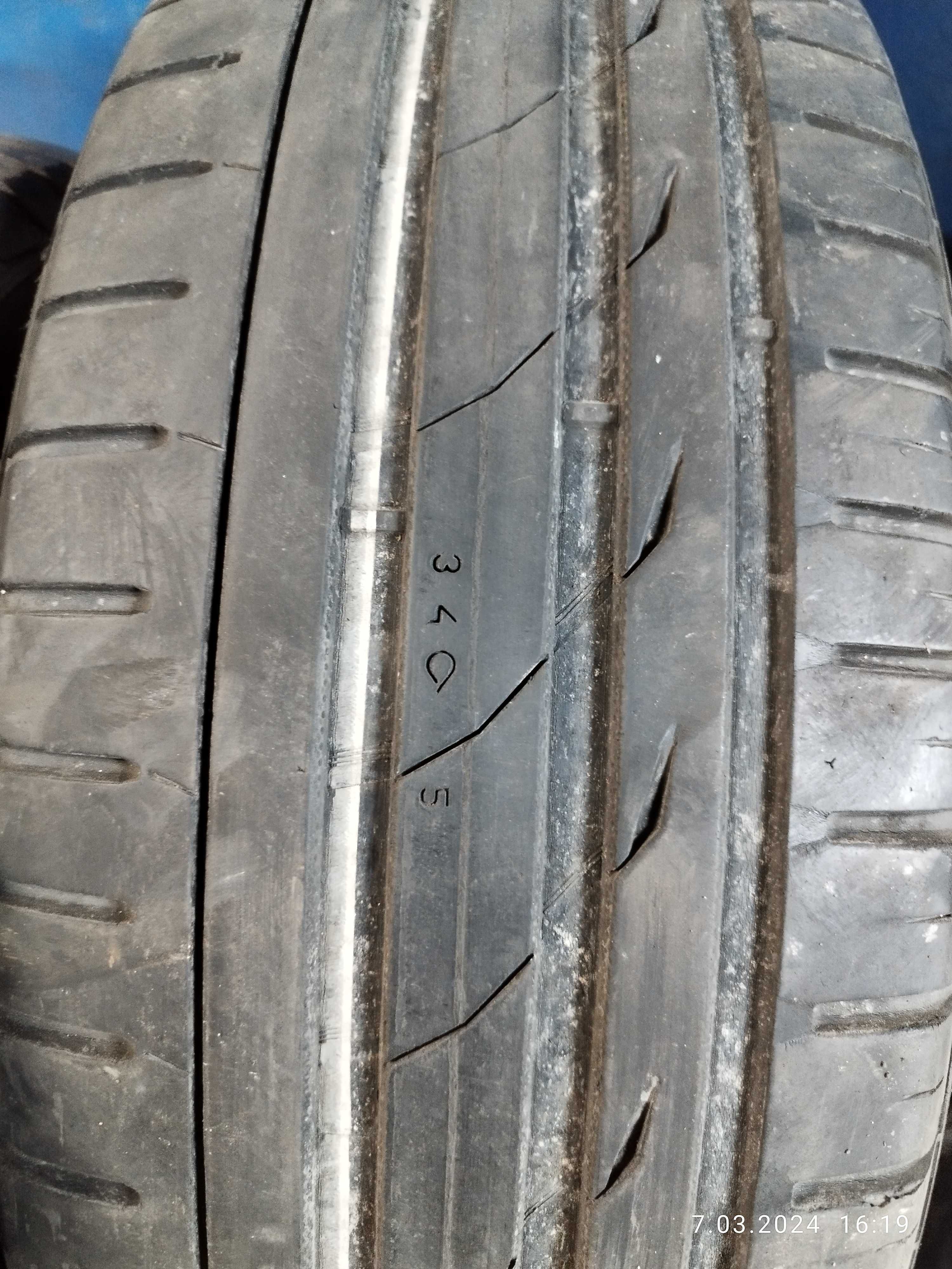 Komplet używanych opon Nokian 235/65 R17 letnie