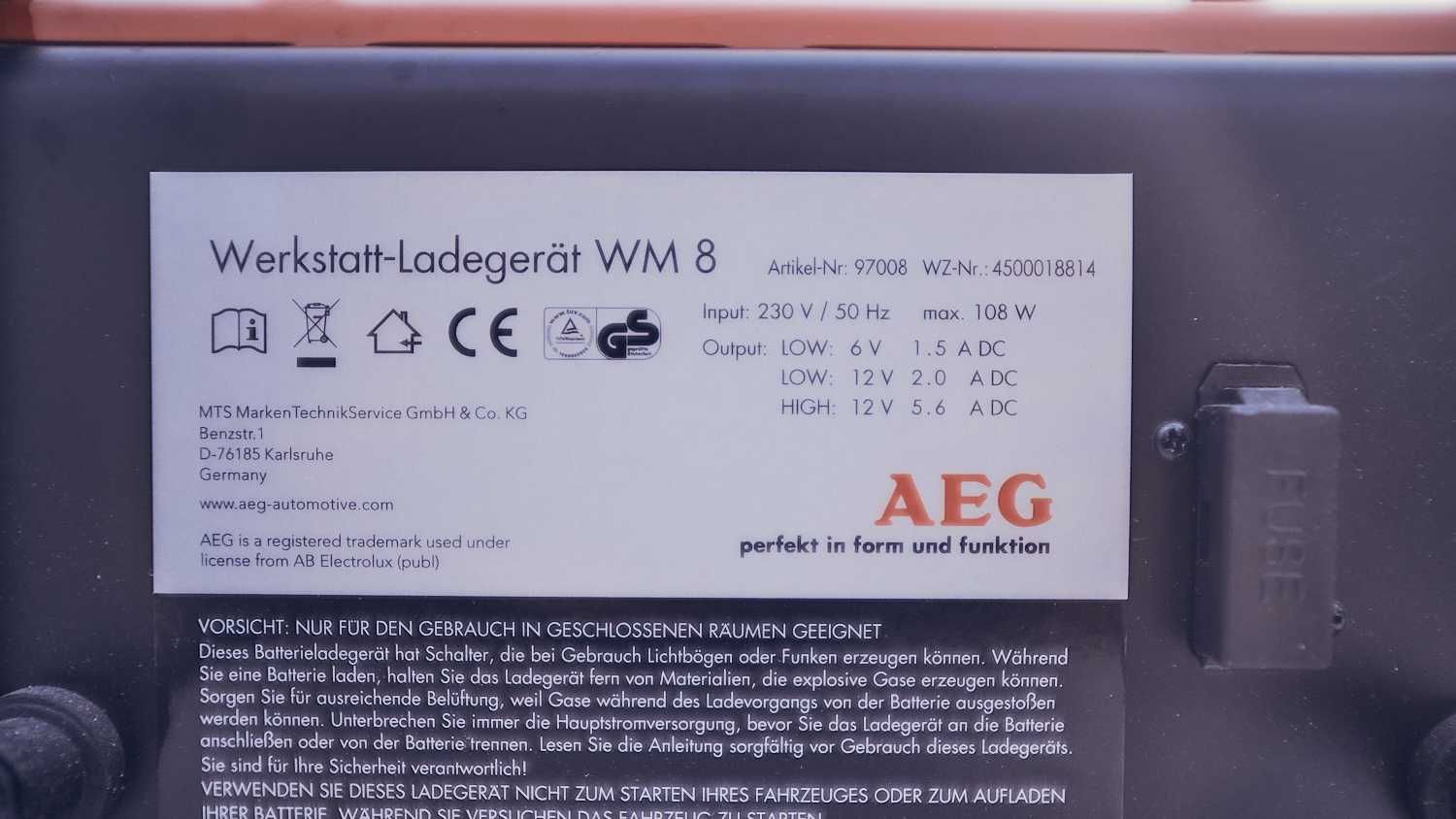 Carregador de baterias  industrial AEG 6V / 12V 7.2A / 8A
