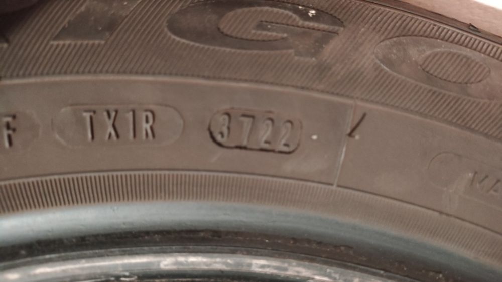 Dębica Frigo 205/55 r16 - prawie nowe
