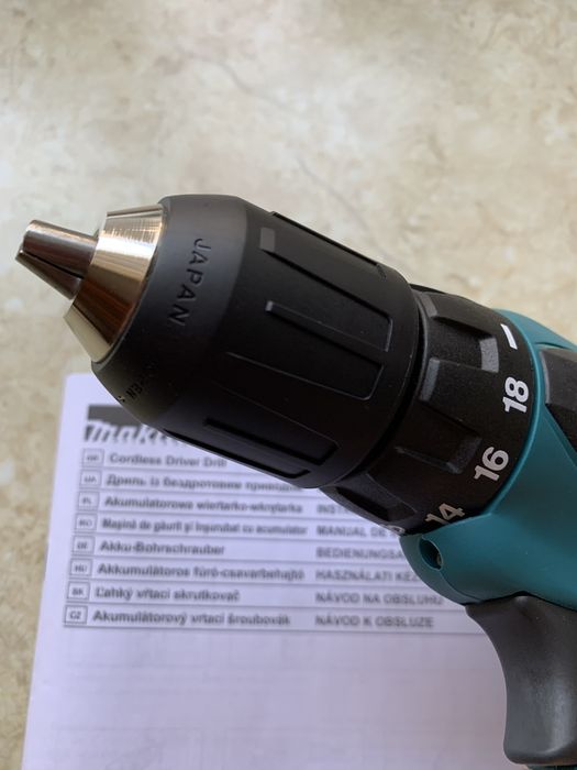 Makita  шуруповерт DF 330 10,8 V