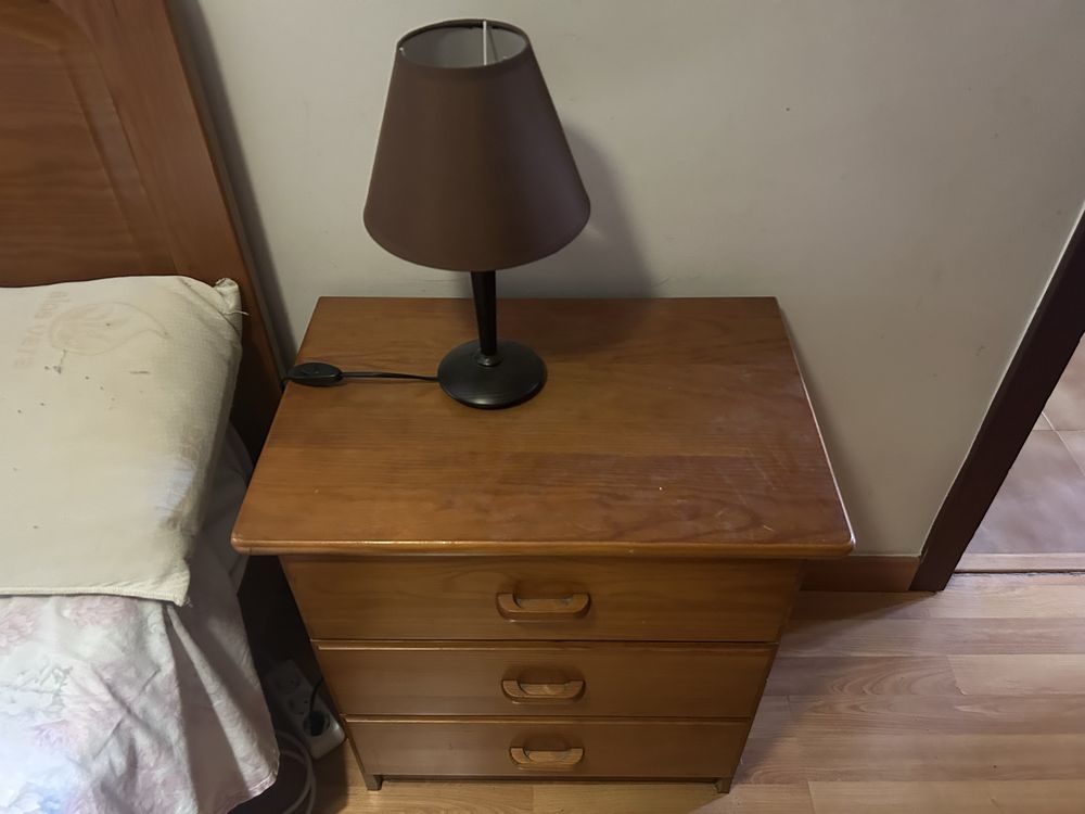Cama de Casal em Madeira – Robusta e Elegante