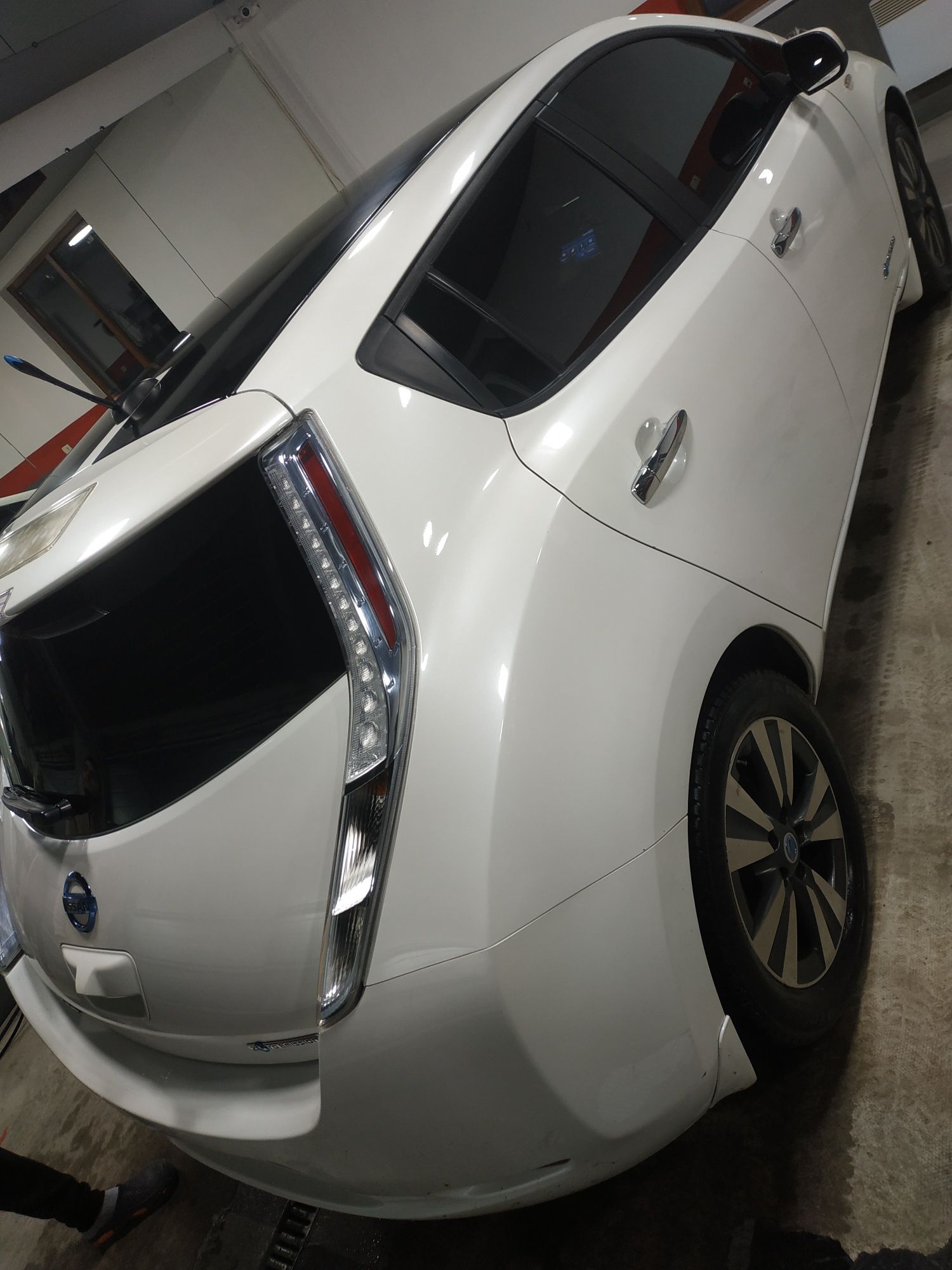 Nissan Leaf SL 2014