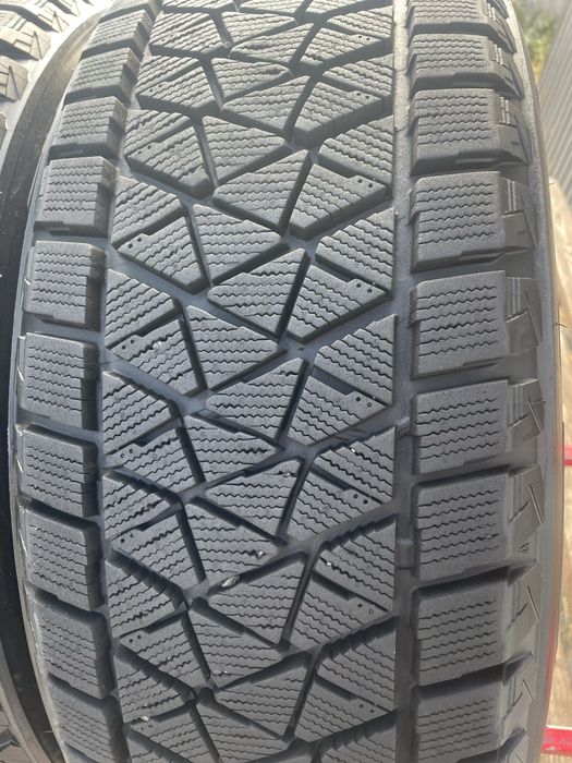 Гума зимова 235/55/20 Bridgestone Blizzak DM-V2